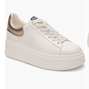 🔥🔥🔥NWT. Hot buy. Ash Women's Sneakers in White and Gold
